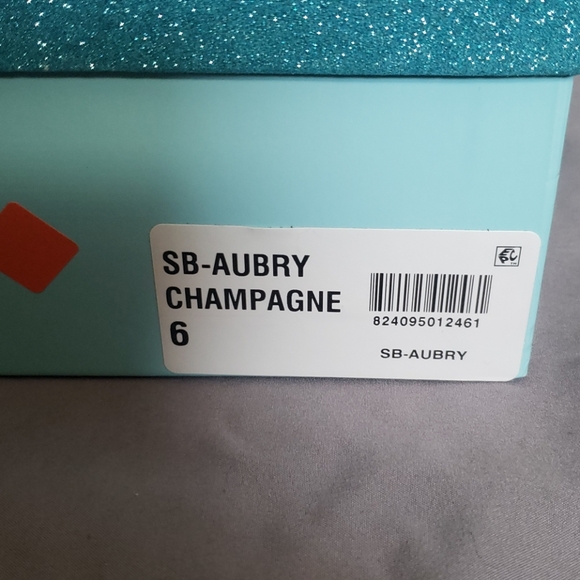 NIB Rare Limited Edition Blue by Betsey Johnson Aubry Rhinestone Crystal Heels - Picture 13 of 14